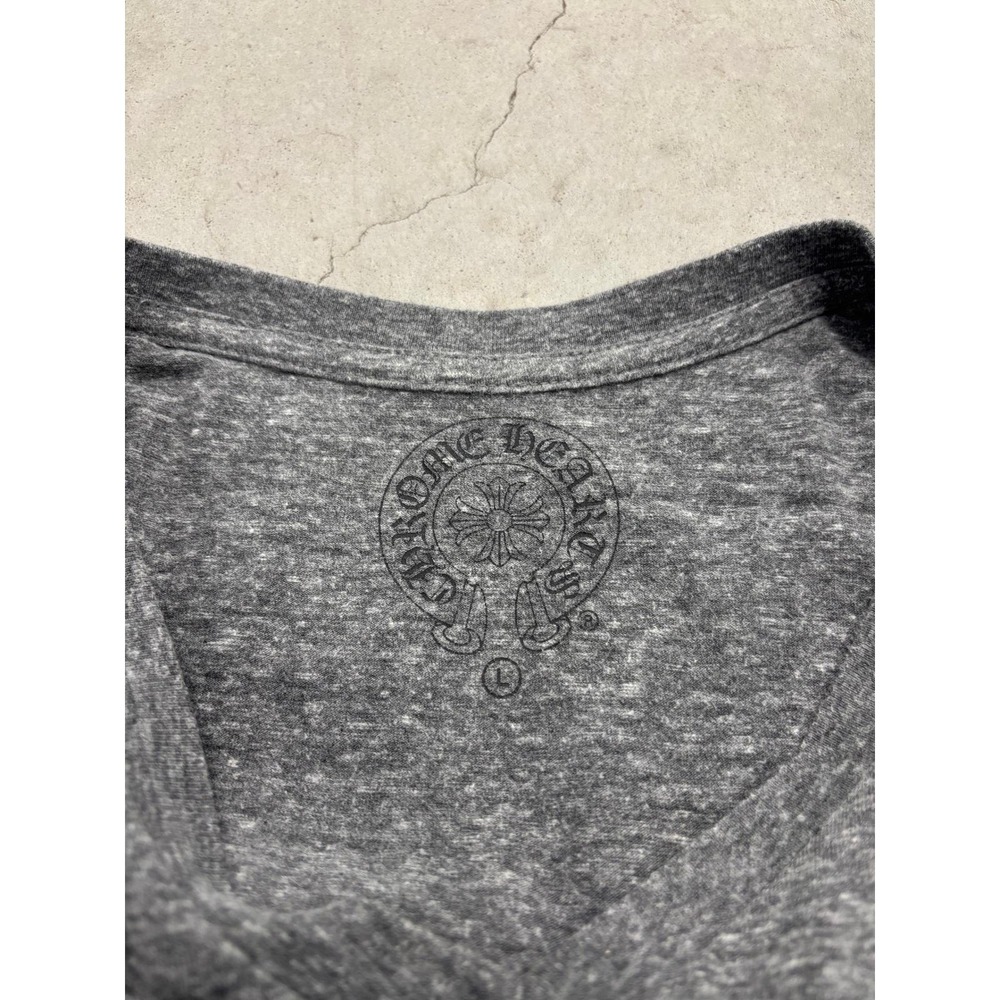 Chrome Hearts Heather Grey V-Neck T-Shirt Horseshoe Cross Logo Large Made in USA - Picture 5 of 13